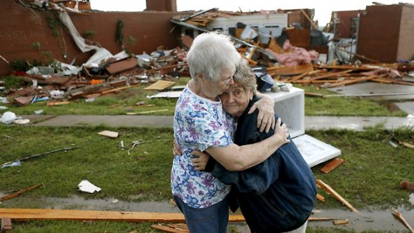  Vídeos do tornado que destruiu Oklahoma, nos EUA